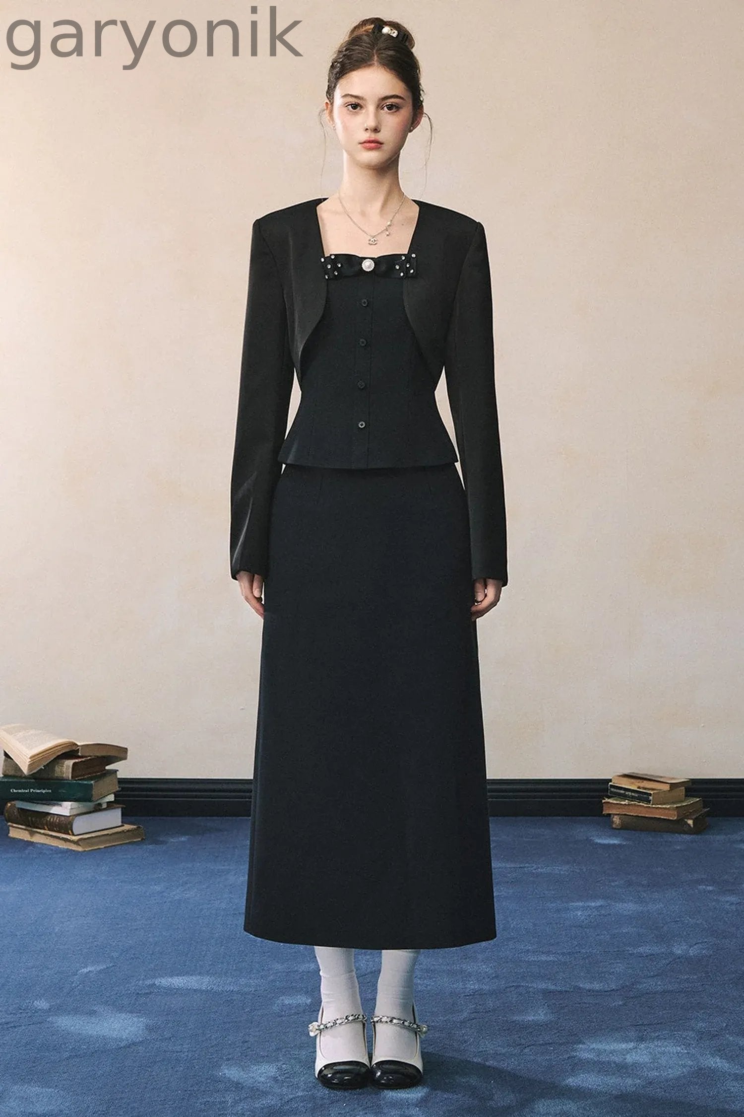 Elegant Black Suit with Waistcoat Blazer Set-Up