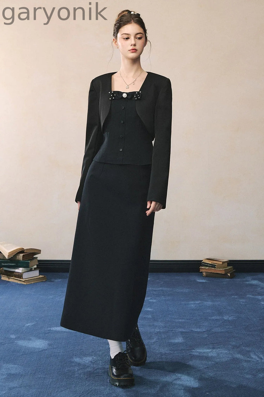 Elegant Black Suit with Waistcoat Blazer Set-Up