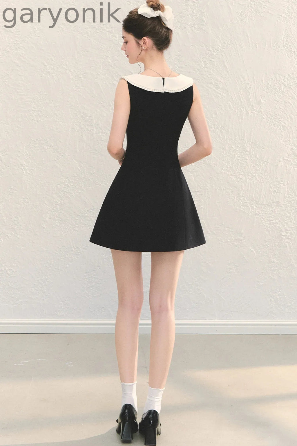 U-Neck Bow Collar Sleeveless Dress