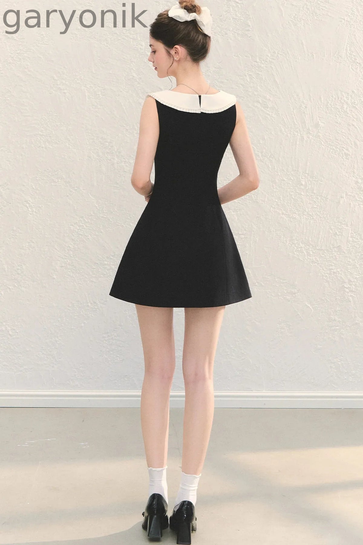 U-Neck Bow Collar Sleeveless Dress