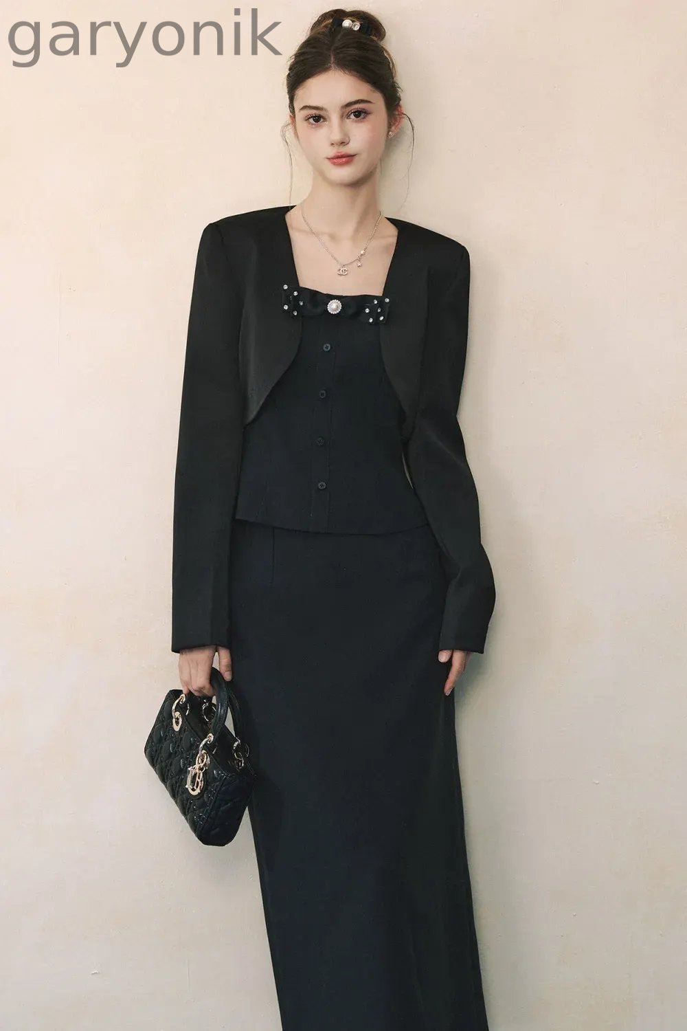 Elegant Black Suit with Waistcoat Blazer Set-Up