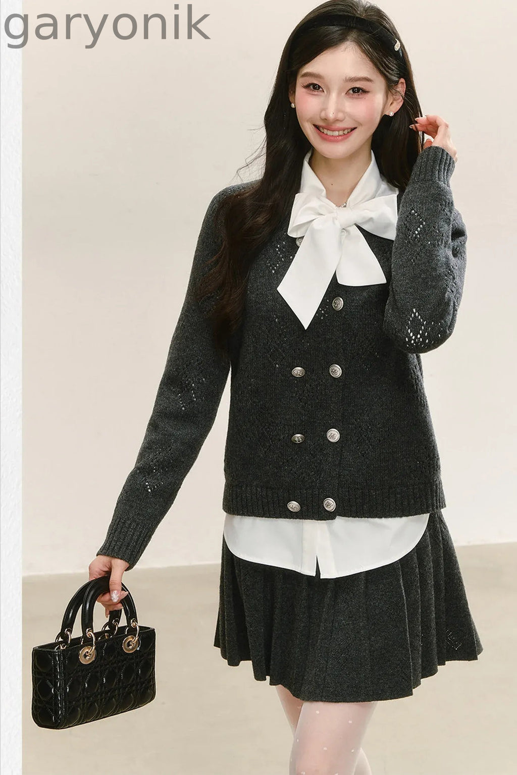 Gray Double-Breasted Knit Jacket Bow Tie Shirt Set-Up