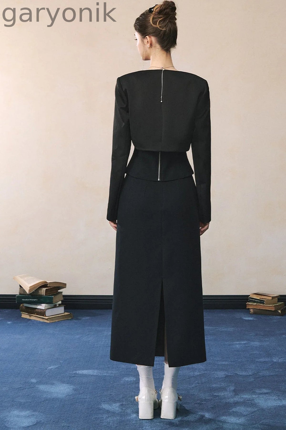 Elegant Black Suit with Waistcoat Blazer Set-Up