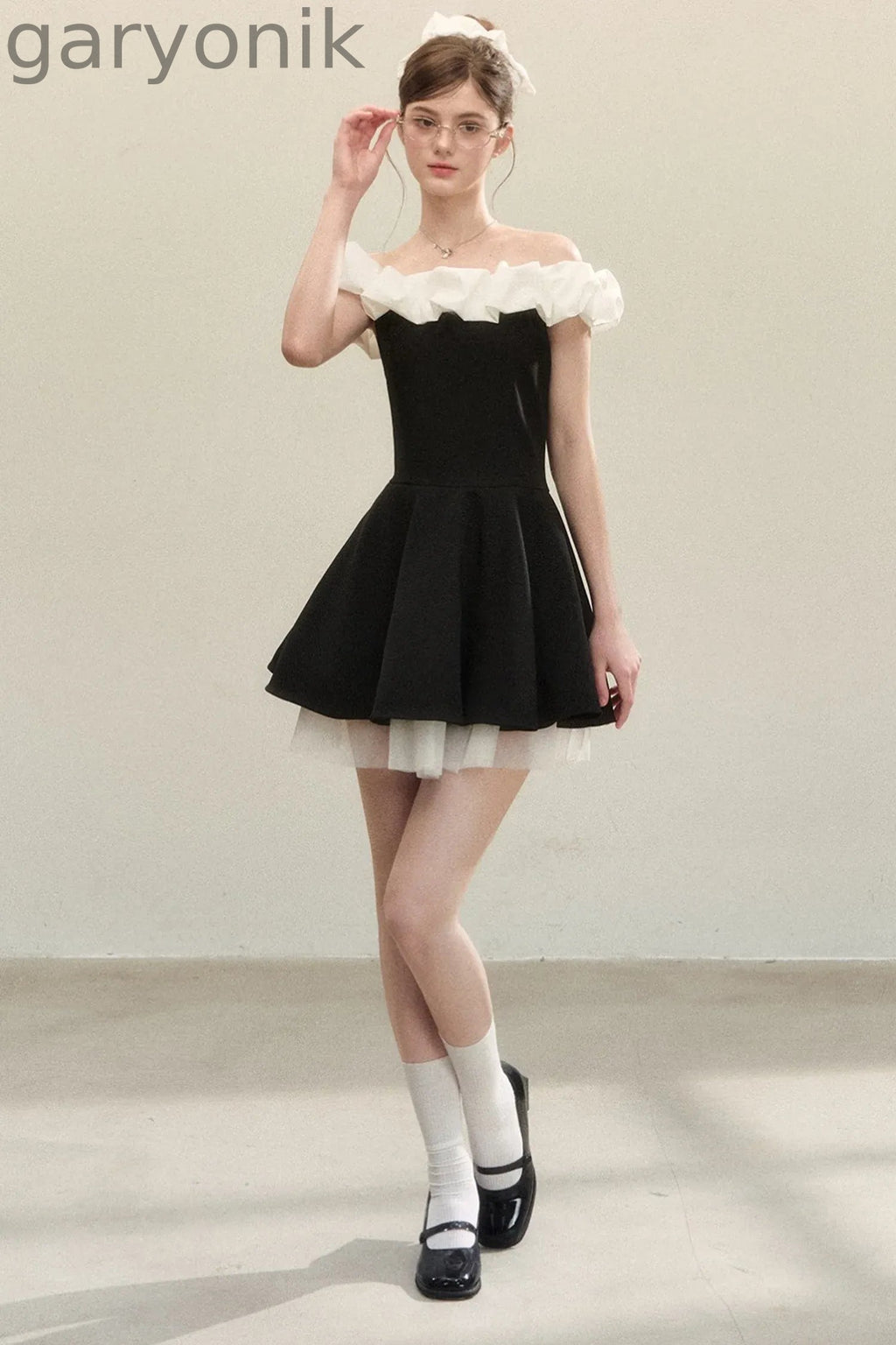 Elegant Off-Shoulder Ballet Dress
