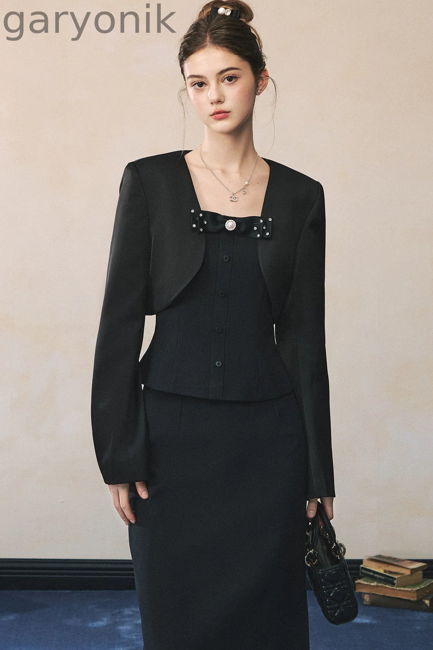 Elegant Black Suit with Waistcoat Blazer Set-Up